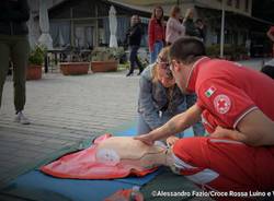 La campagna per i defibrillatori della Croce rossa di Luino