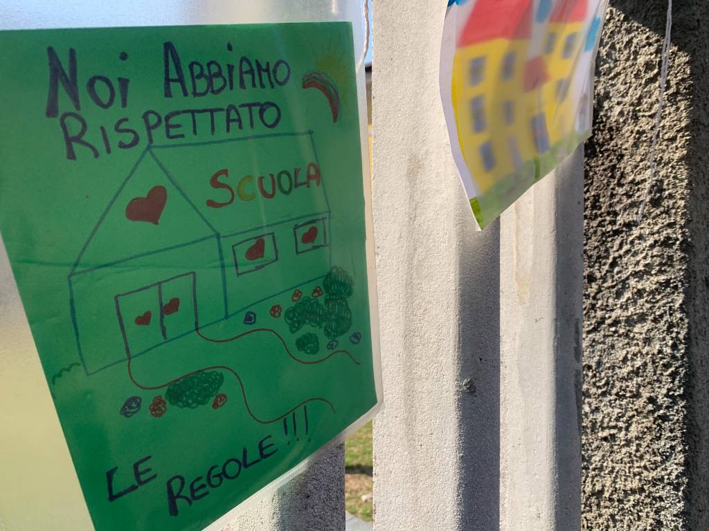 Scuola protesta Crenna Gallarate 