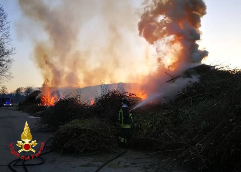 Incendio ad Angera