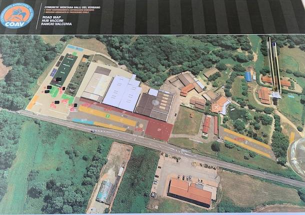 I volontari al lavoro all’hub di Rancio Valcuvia