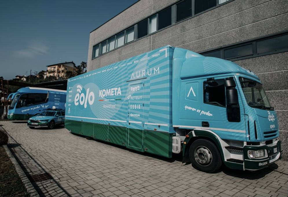 Casa Eolo Kometa ciclismo Besozzo Ivan basso 