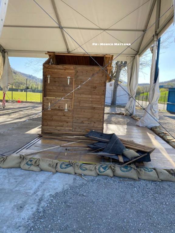 Interviene la Protezione Civile a Laveno Mombello, 