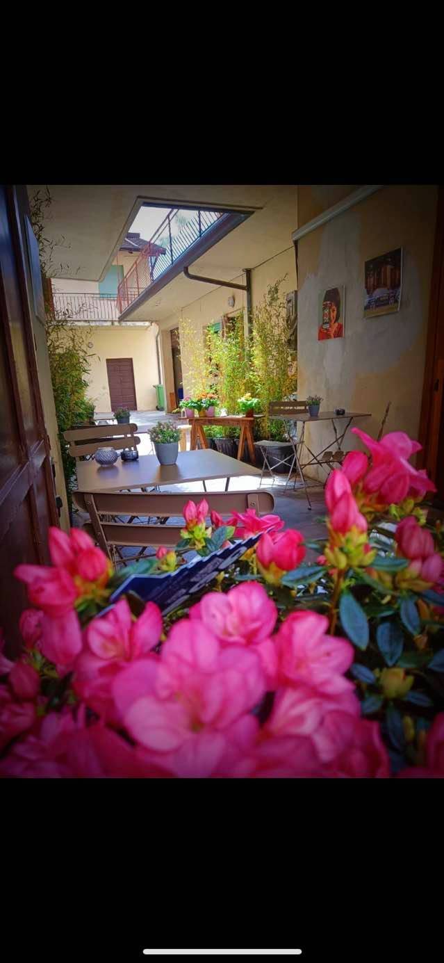 Angera, i bar nei cortili del borgo