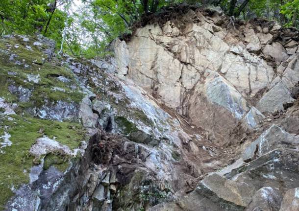 Frana tra Luino e Maccagno, statale del lago chiusa fino a giovedì pomeriggio
