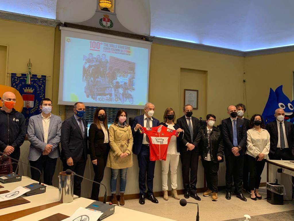 La Tre Valli Varesine parte da Busto Arsizio
