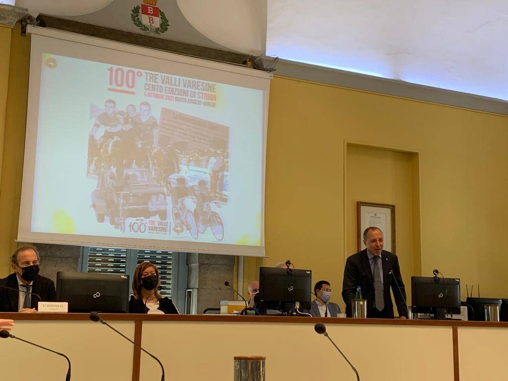 La Tre Valli Varesine parte da Busto Arsizio