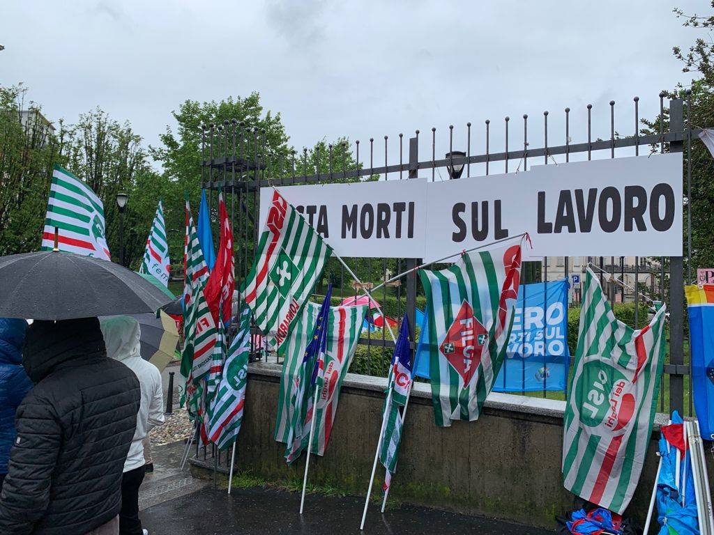 Sindacati in presidio a Varese per la sicurezza sul lavoro 