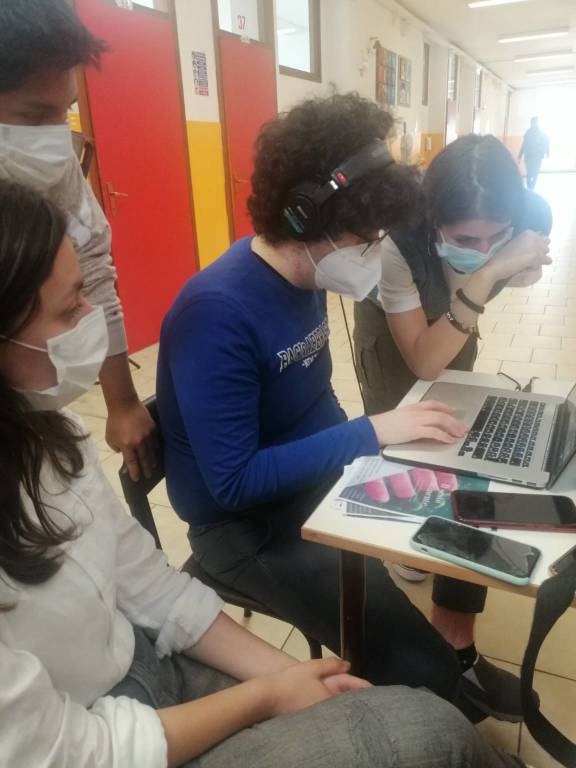 Gli studenti del Liceo Vittorio Sereni di Luino e Laveno e dell'Agenzia Formativa 