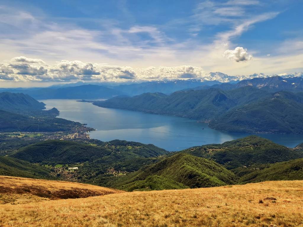 Il Lago Maggiore dalla cima del Monte Lema a Dumenza