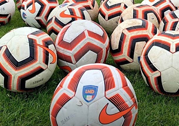 pallone calcio serie d