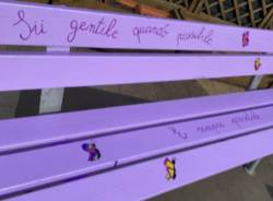 panchina viola gentilezza 