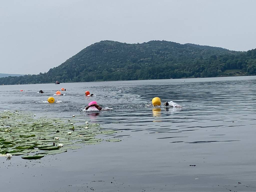 Traversata del lago di Monate