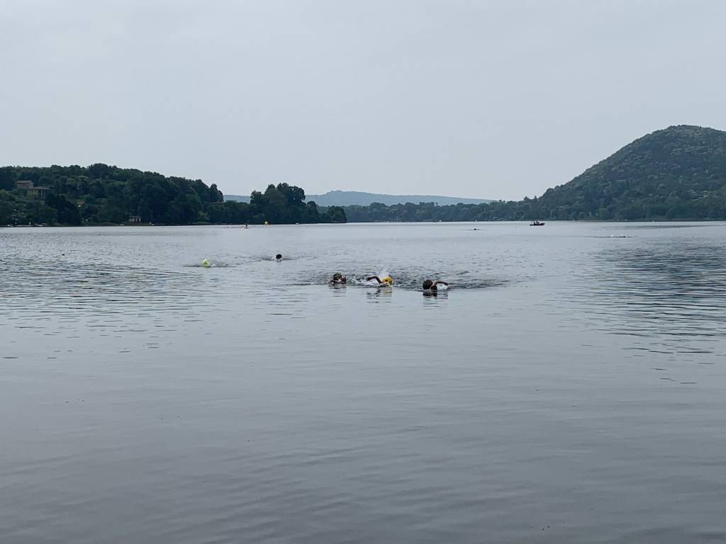 Traversata del lago di Monate