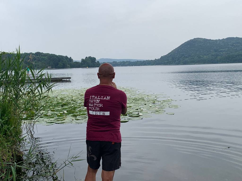 Traversata del lago di Monate