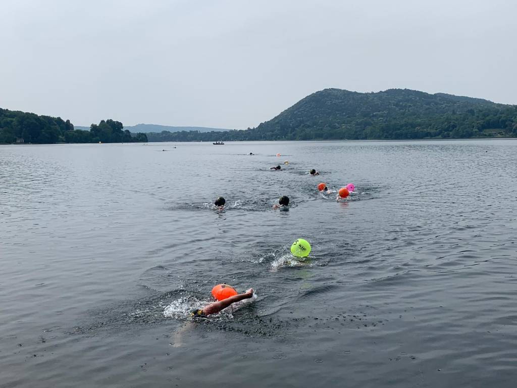 Traversata del lago di Monate