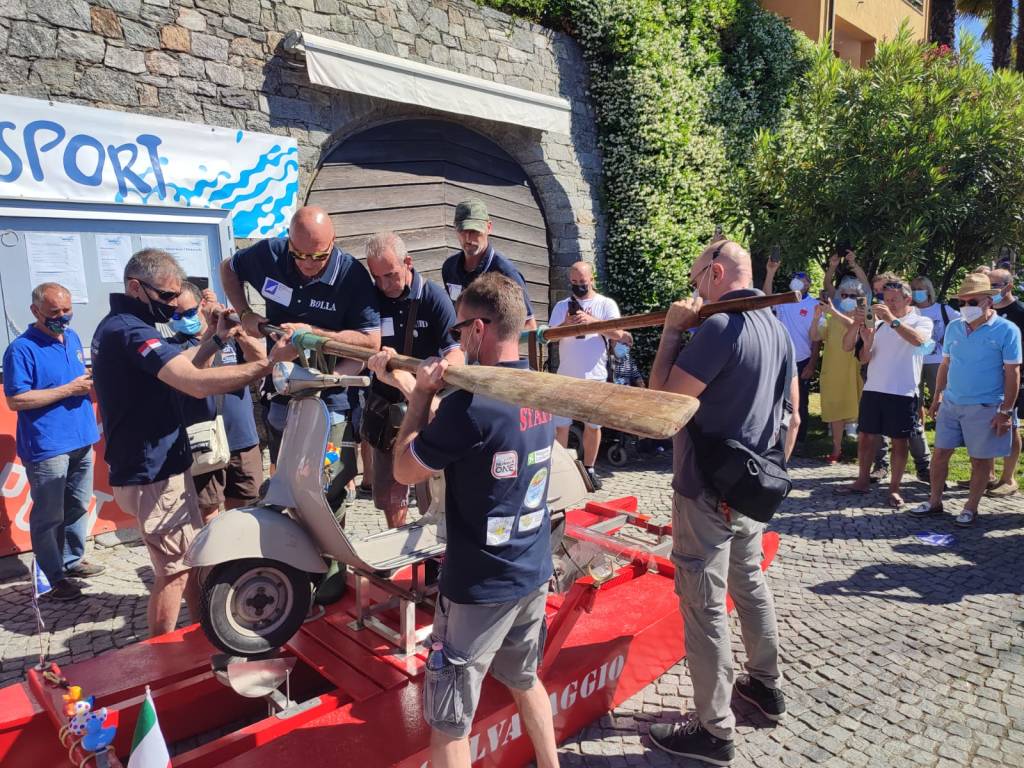 traversata lago maggiore vespa alessandro pozzi 