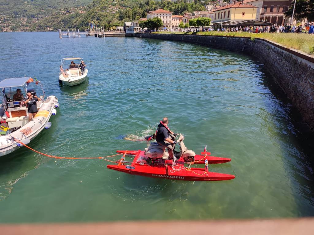 traversata lago maggiore vespa alessandro pozzi 