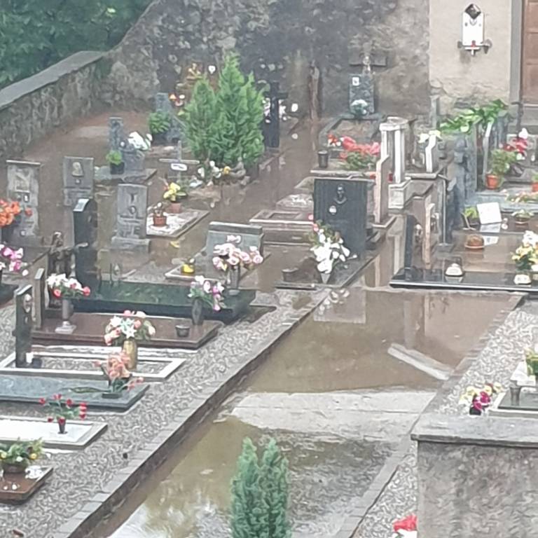 Chiusa per due ore la provinciale della Veddasca