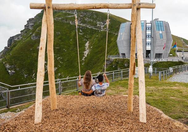altalena swing the world monte generoso