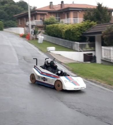 Le "biroce" sfrecciano a Laveno Mombello