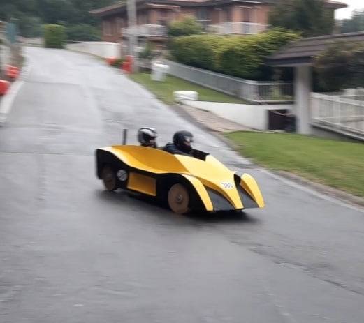 Le "biroce" sfrecciano a Laveno Mombello