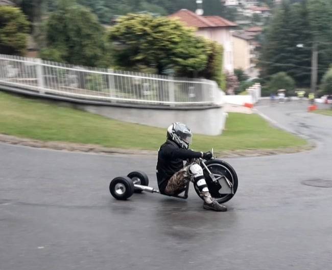 Le "biroce" sfrecciano a Laveno Mombello