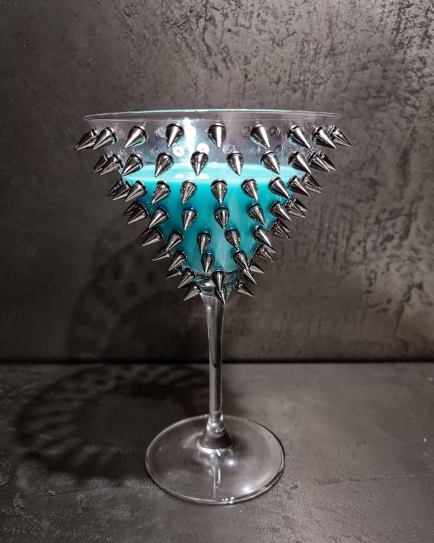 Sharp Life, le borchie dell'aronese Maria Orfano per vedere la quotidianità da un punto di vista differente