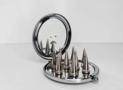 Sharp Life, le borchie dell'aronese Maria Orfano per vedere la quotidianità da un punto di vista differente