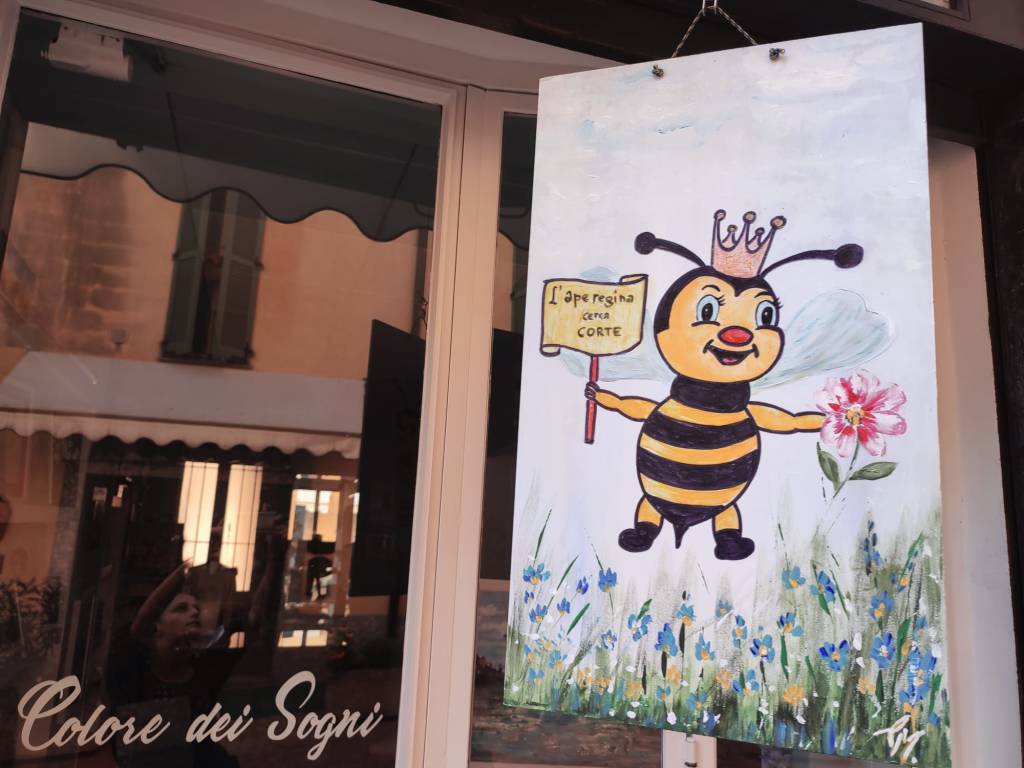 Via Cavallotti a Luino amica delle api
