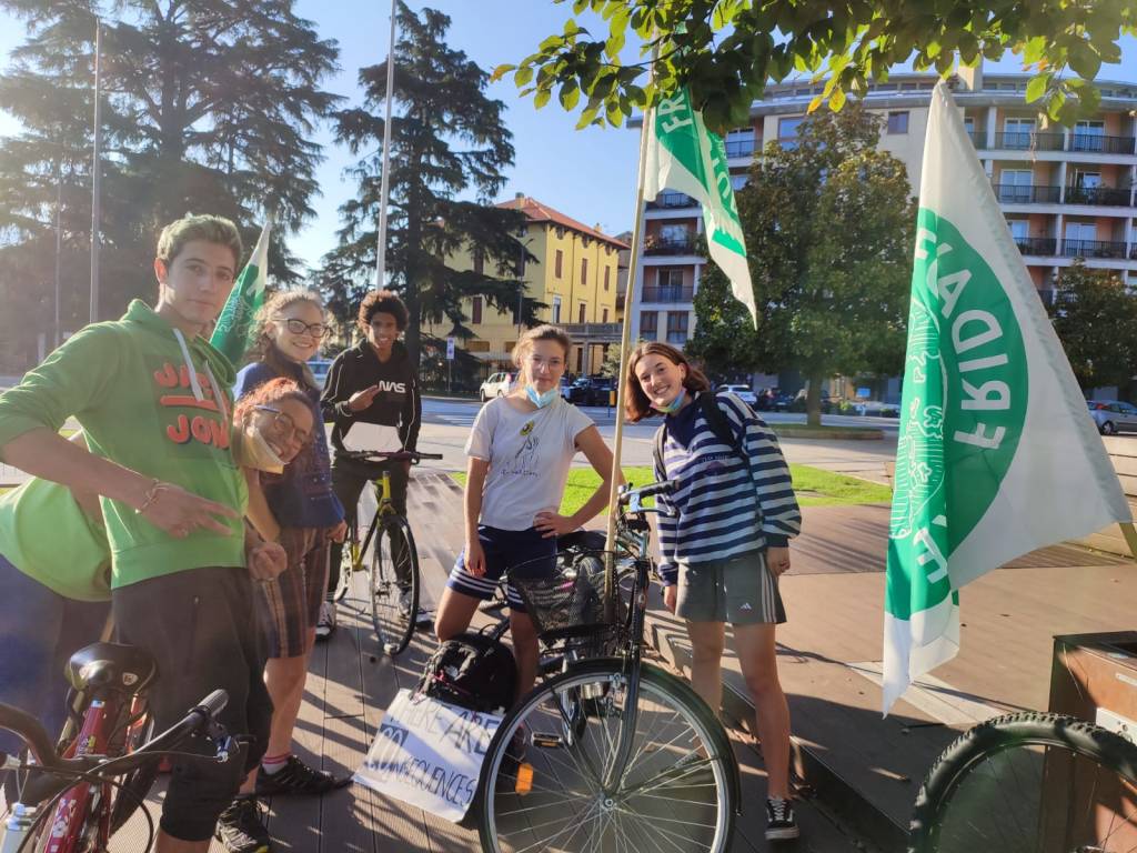 Fridays for future: in riva al lago Maggiore a Luino e Germignaga per chiedere un mondo più attento al clima
