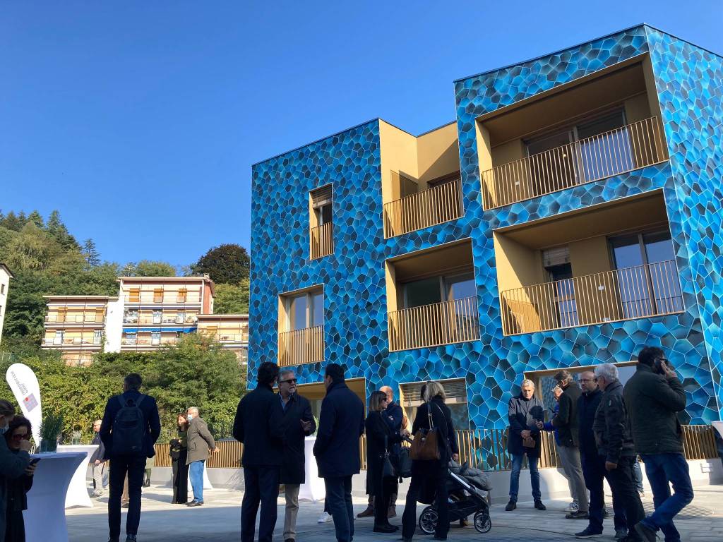A Laveno Mombello l'inaugurazione delle Case Blu nell'area dell'ex Ceramica 