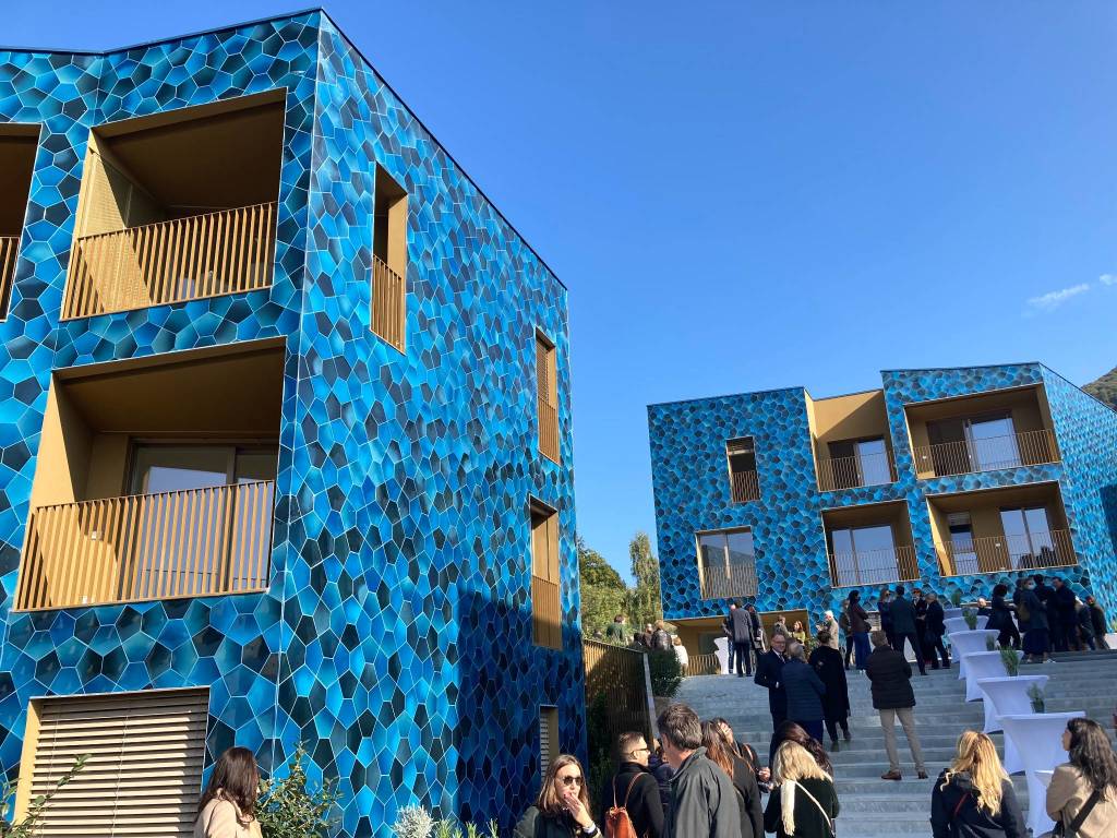 A Laveno Mombello l'inaugurazione delle Case Blu nell'area dell'ex Ceramica 