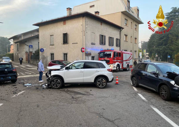 incidente automobilistico a travedona monate