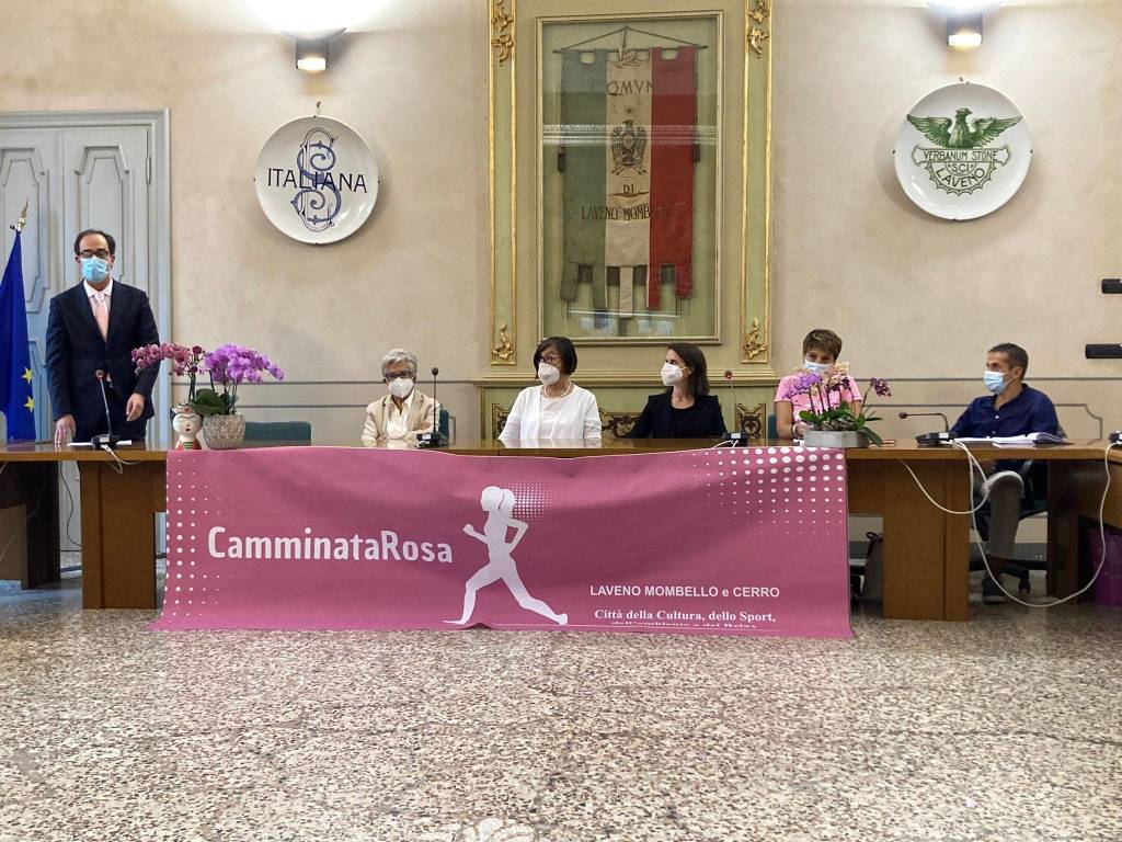 La camminata in rosa di Laveno Mombello 