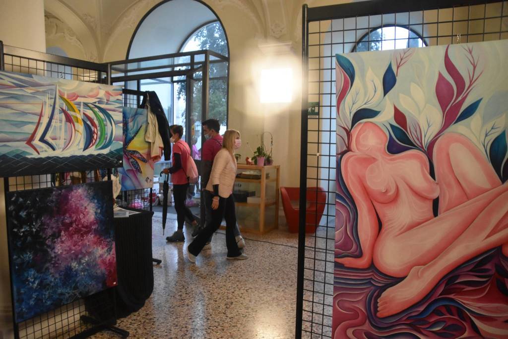 La camminata in rosa di Laveno Mombello 