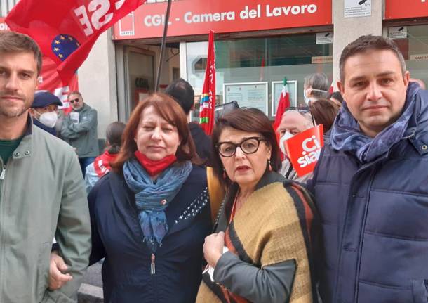 Da Varese a Saronno: presidi nelle sedi della Cgil contro l’assalto a Roma