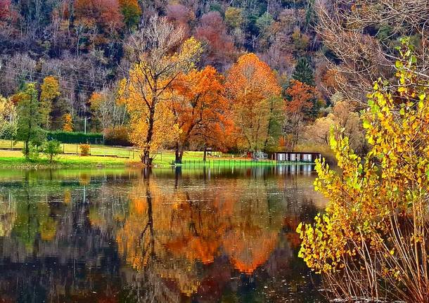 I colori d'autunno al Lago di Ghirla