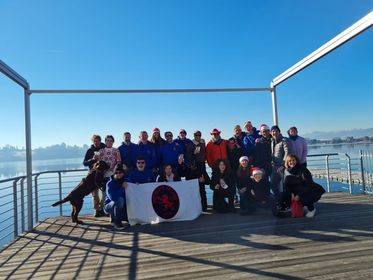 Il tuffo degli Hic sunt leones nel Lago di Monate