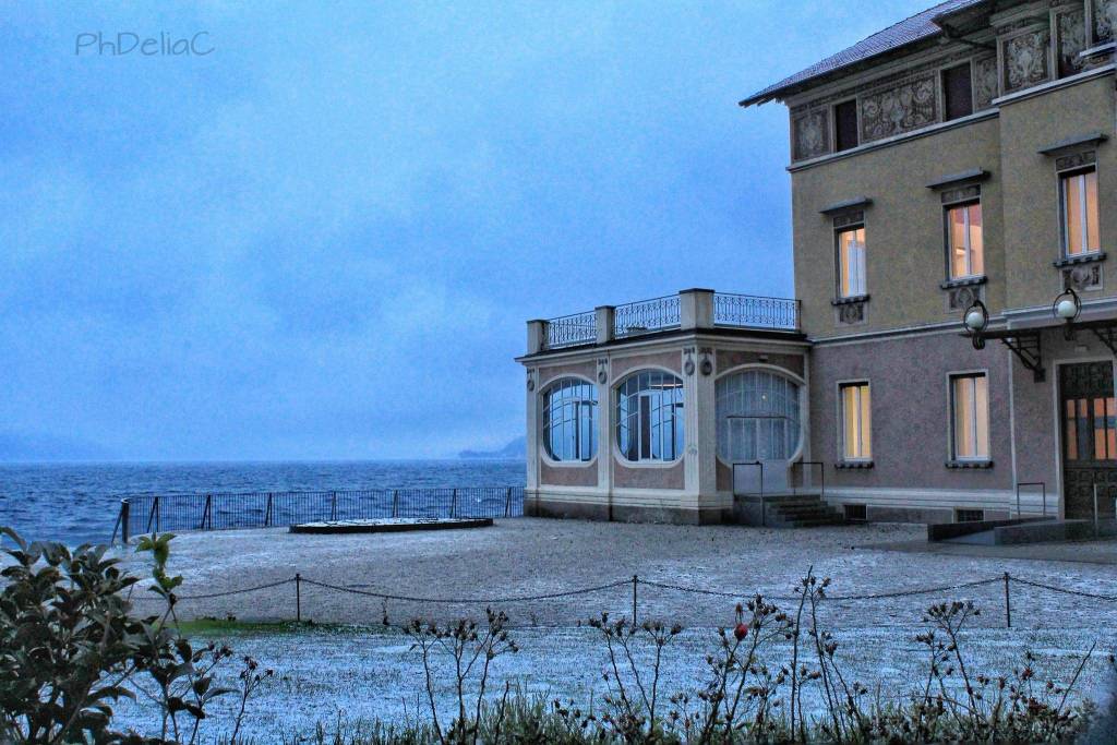 Palazzo Verbania Neve - foto di Delia Ilona Ciocoiu - Luino