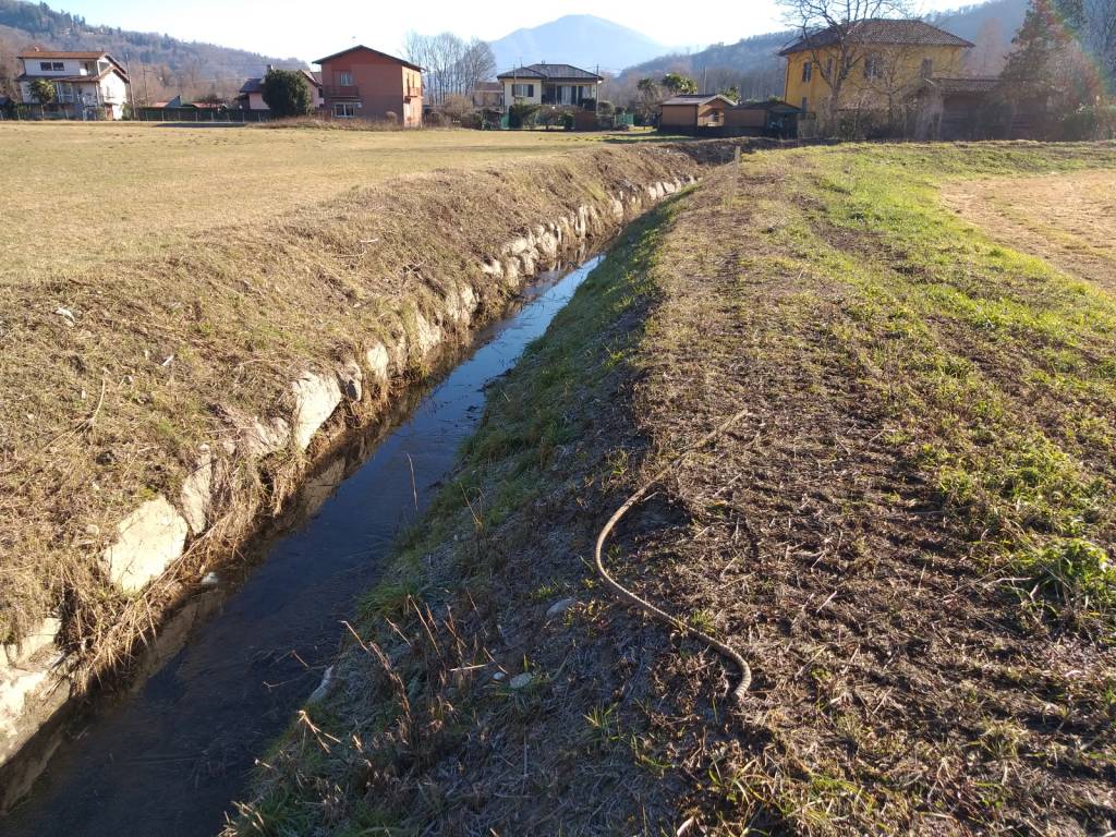 A Laveno Mombello lavori di pulizia al Roggia Fassora 