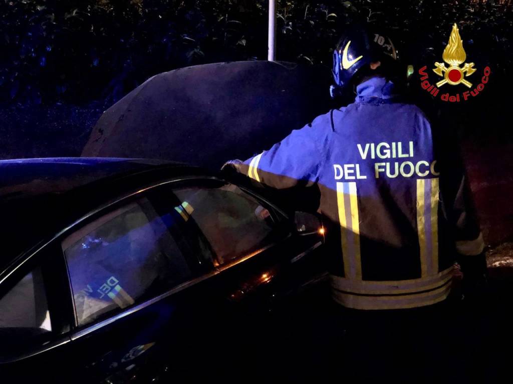 Vigili del Fuoco intervengono a Leggiuno per incidente