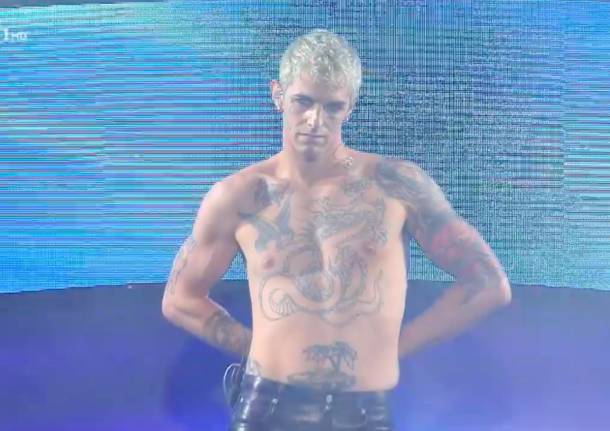 Achille Lauro si “battezza” e apre Sanremo 2022