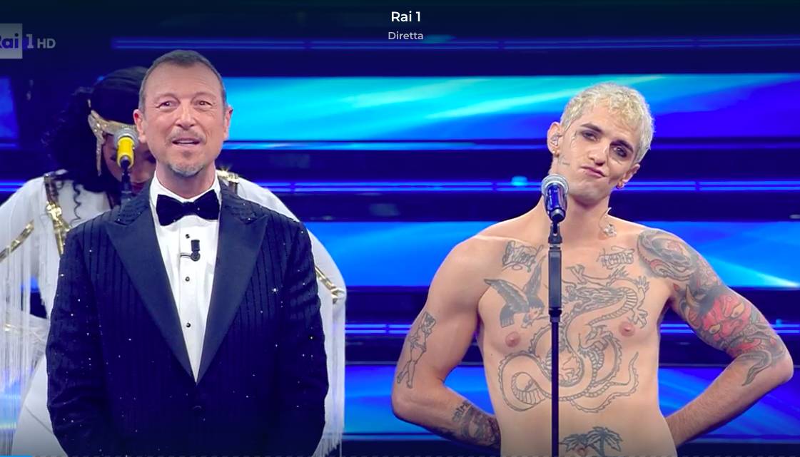 Achille Lauro si "battezza" e apre Sanremo 2022