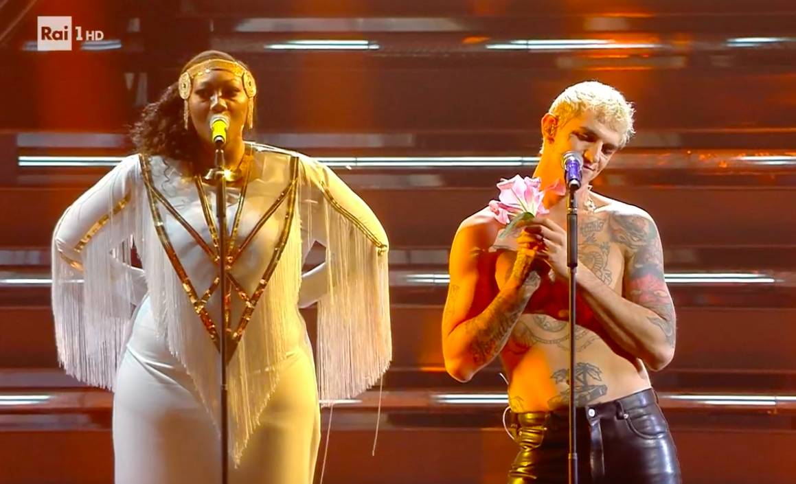 Achille Lauro si "battezza" e apre Sanremo 2022