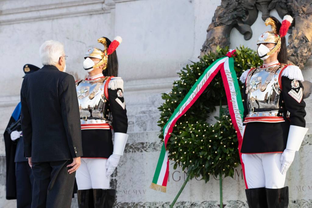 Sergio Mattarella all'Altare della Patria