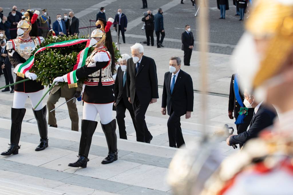 Sergio Mattarella all'Altare della Patria