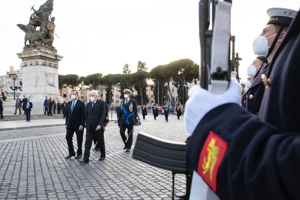 Sergio Mattarella all'Altare della Patria