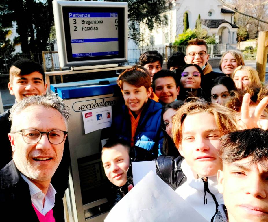 I ragazzi dell'Istituto Salesiano portano pillole di Dante in giro per Lugano