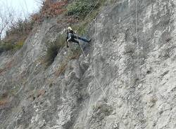 Lavori alla parete rocciosa dell'Eremo di Santa Caterina del Sasso 
