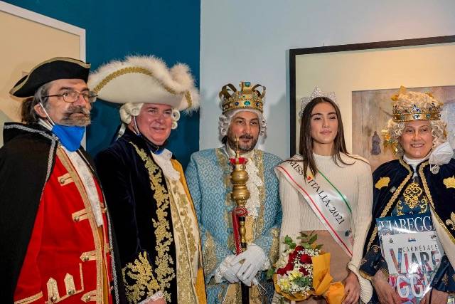 Le maschere di Novara per la prima volta al Carnevale di Viareggio